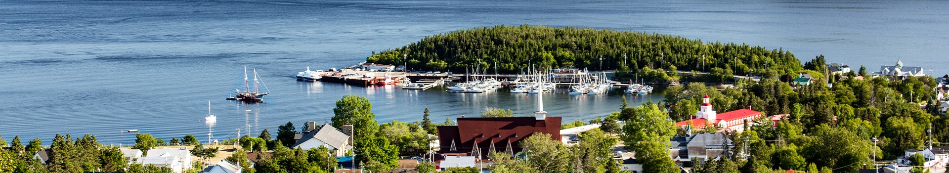 Your holiday to **Tadoussac** starts here