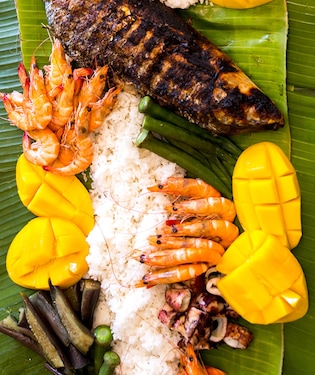 Have a seafood ‘Boodle Fight’ Have a seafood ‘Boodle Fight’