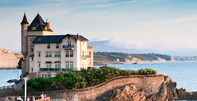 Basque Coast Route with Biarritz and Saint-Jean-de-Luz Basque Coast Route with Biarritz and Saint-Jean-de-Luz
