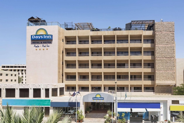 Gallery - Days Inn Hotel & Suites