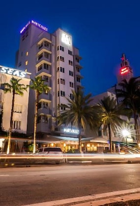 Gallery - Marseilles Beachfront Hotel