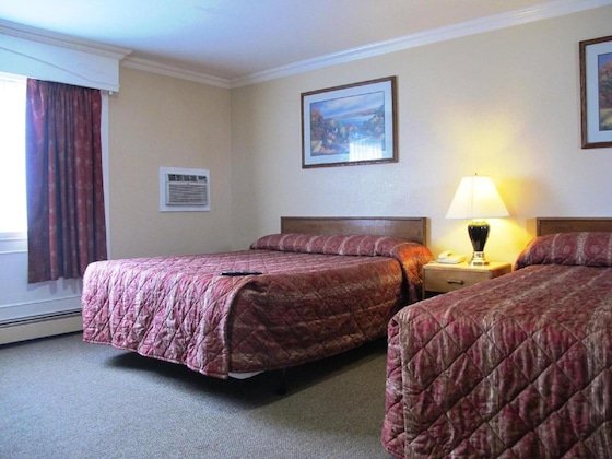 Gallery - Merrill Field Inn