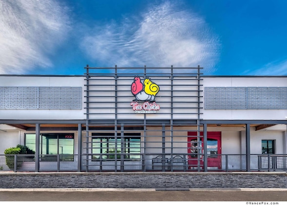 Gallery - Super 8 By Wyndham Meadow Wood Courtyard