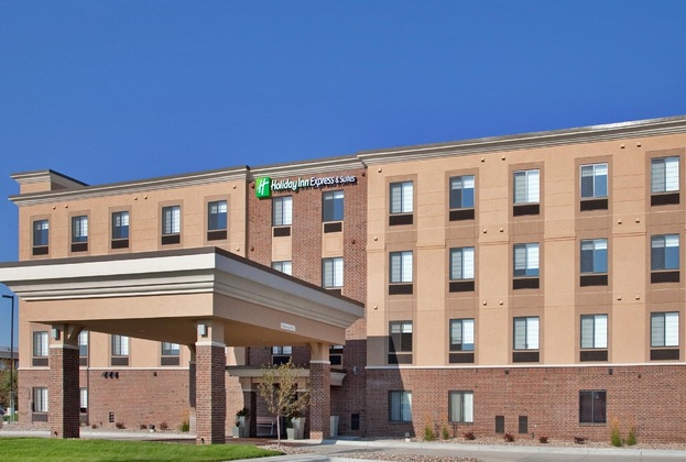 Gallery - Holiday Inn Express & Suites Airport - Lincoln, An Ihg Hotel