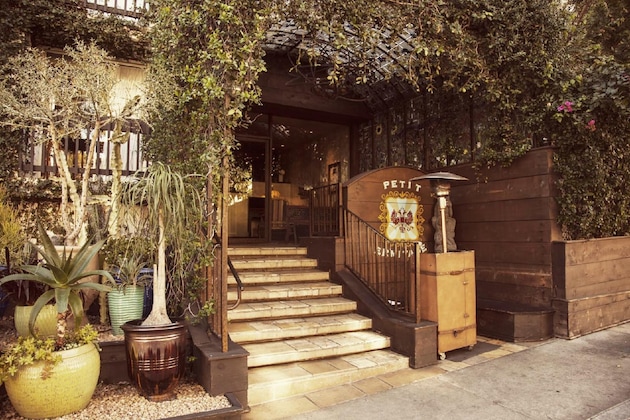 Gallery - Petit Ermitage