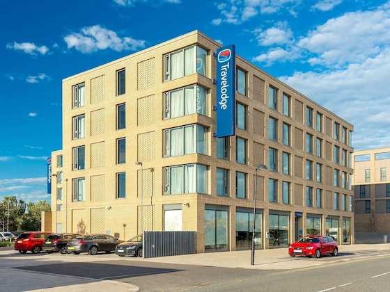 Gallery - Travelodge London Excel