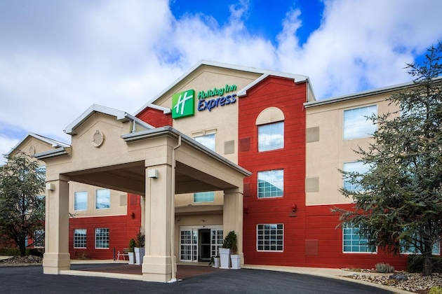 Gallery - Holiday Inn Express And Suites Reading, An Ihg Hotel