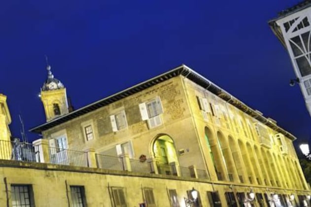 Gallery - La Casa De Los Arquillos