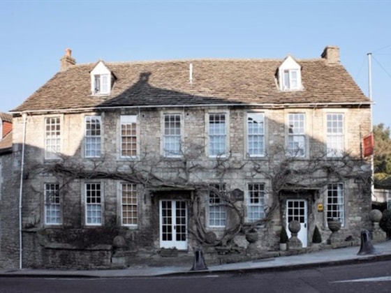 Gallery - The George Inn And The Plaine