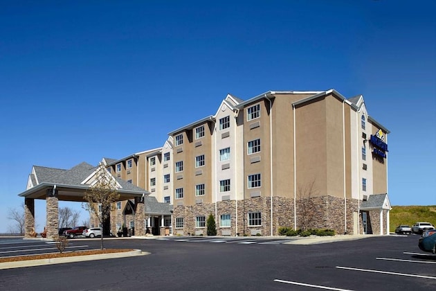 Gallery - Microtel Inn & Suites by Wyndham Wheeling at The Highlands