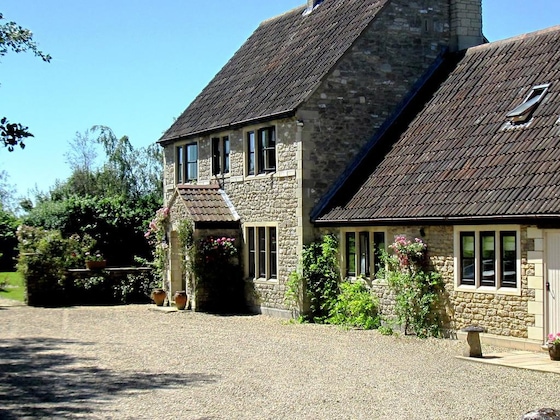 Gallery - Great Ashley Farm Cottage And Shepherds Huts.