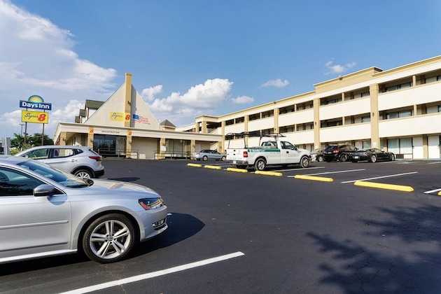 Gallery - Super 8 By Wyndham Alexandria Washington D.C. Area