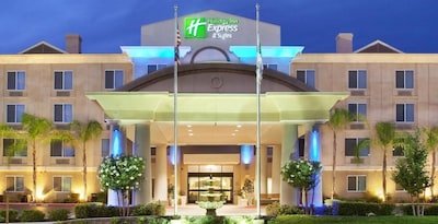 Holiday Inn Express Hotel & Suites River Park, An Ihg Hotel