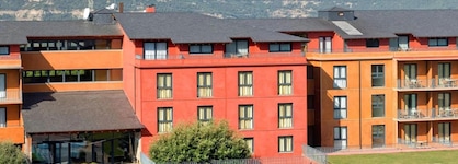 Montanyá Affiliated By Senator