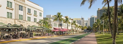 Waldorf Towers Hotel