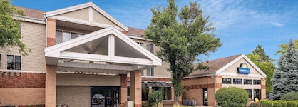 Days Inn & Suites By Wyndham Madison