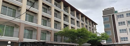 Sinsuvarn Airport Suite