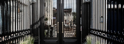 Maisons Du Monde Hôtel & Suites - La Rochelle Vieux Port