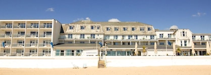 Sandbanks Hotel