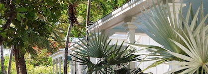 Lighthouse Hotel - Key West Historic Inns