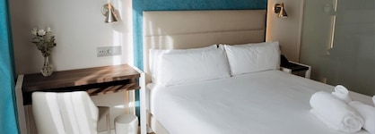 Arya Stadium Hotel