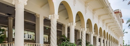 Tropicals Of Palm Beach