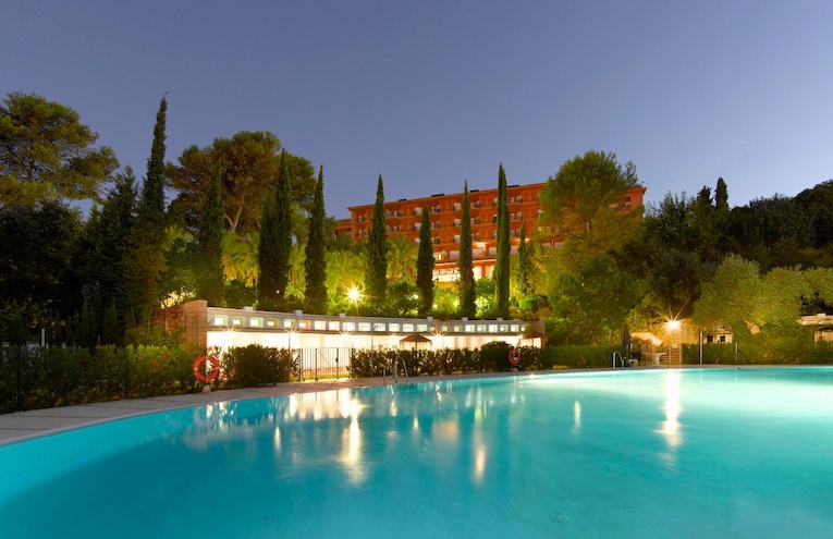 Swimming pools - 1