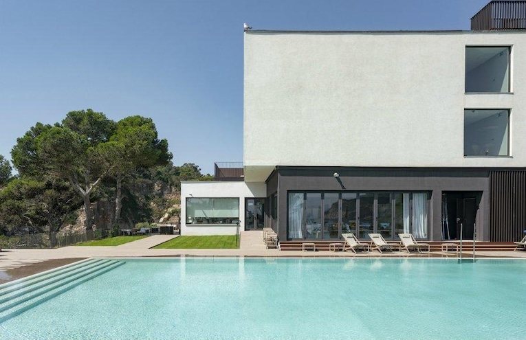Swimming pools - 1