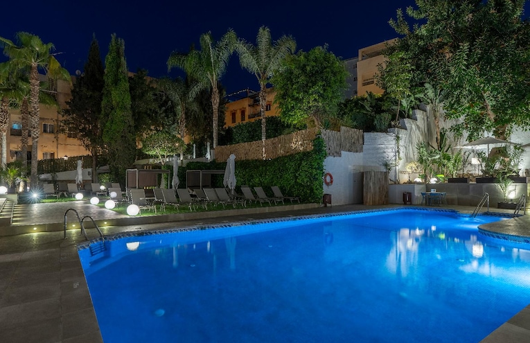Swimming pools - 1