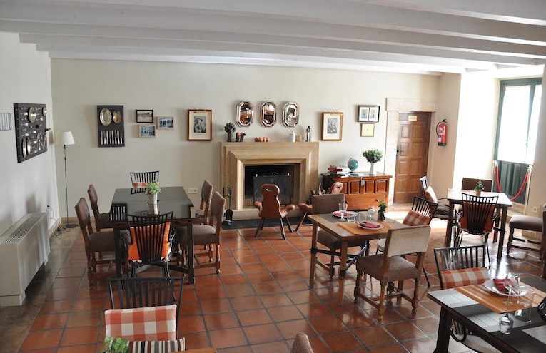 Restaurants - 6