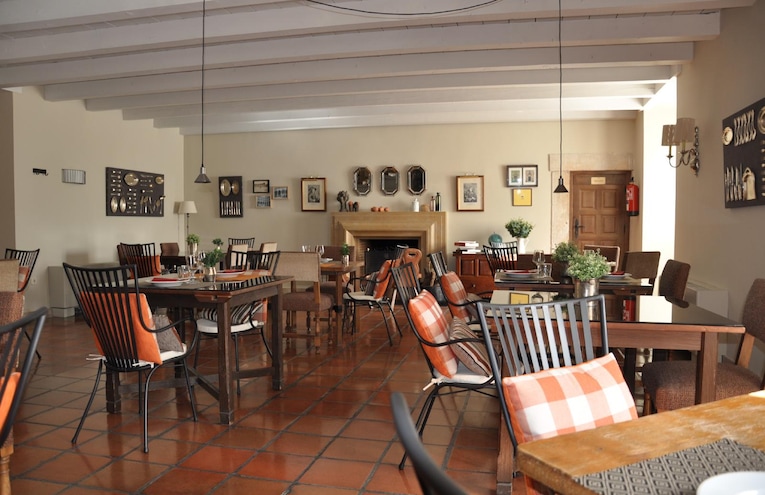Restaurants - 7