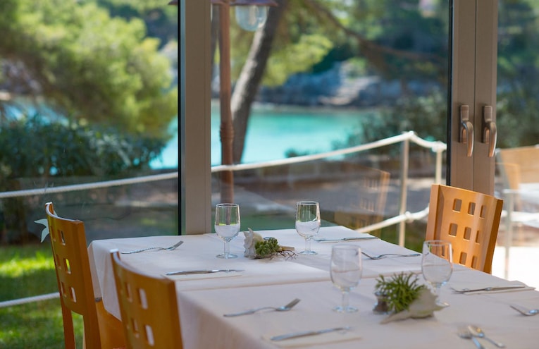 Restaurants - 4