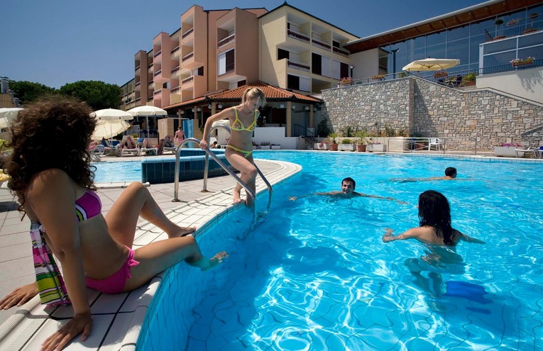 Swimming pools - 1