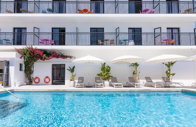 Swimming pools - 7