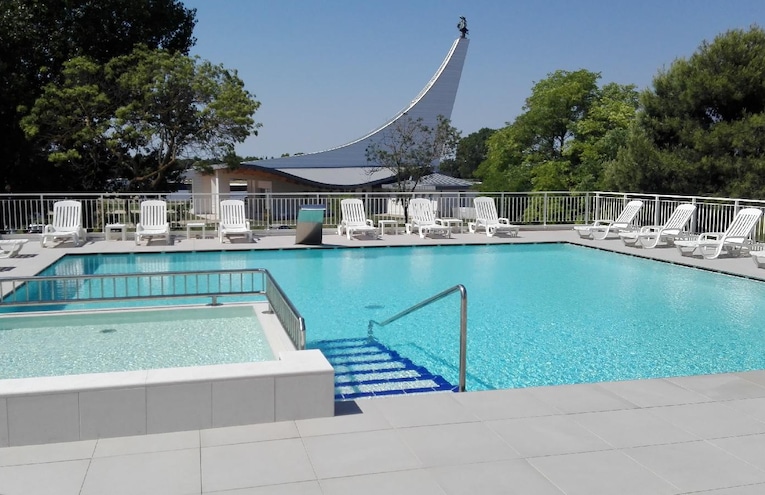 Swimming pools - 1